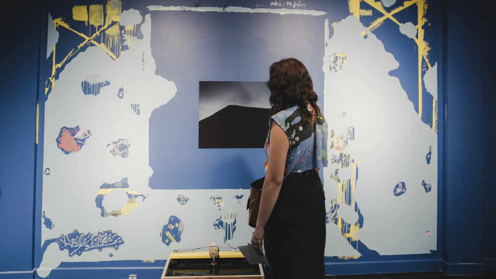 Vernissage de l'exposition "L'île heureuse, ici tout devient réel" à La galerie 3.1